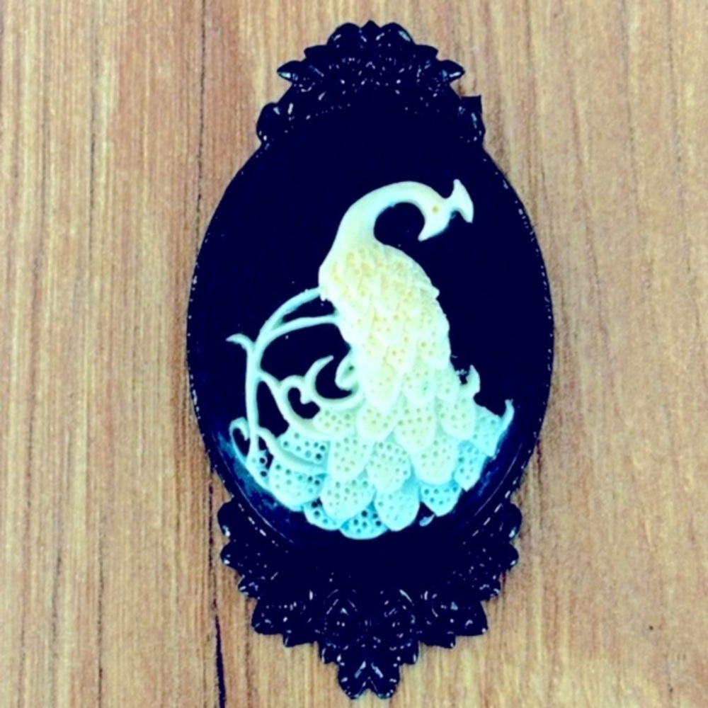 Black and White Victorian Peacock Cameo Brooch, Handmade, NWT